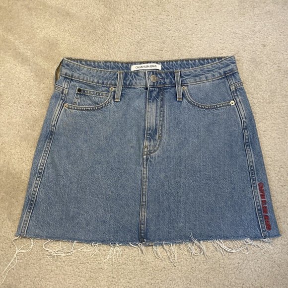 Denim Skirt CALVIN KLEIN JEANS Women's W27 4 Small Frayed Hem Light Wash Logo - Picture 2 of 12